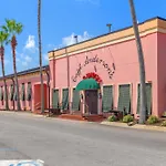 Stunning 2/2 Designer Condo W Coastal Appeal Right On The Gulf!