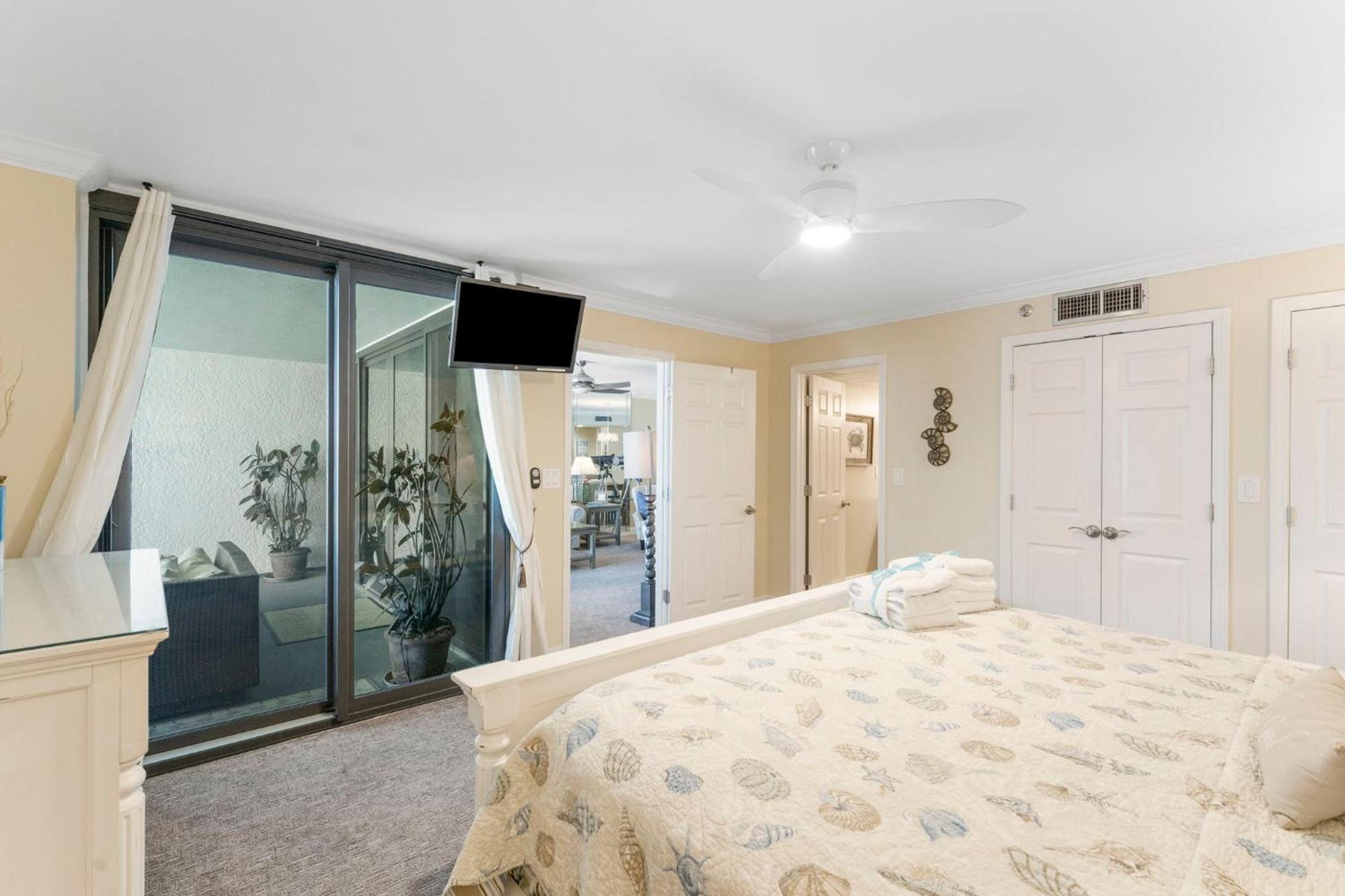 Holiday home Stunning 2/2 Designer W Coastal Appeal Right On The Gulf! Panama City Beach