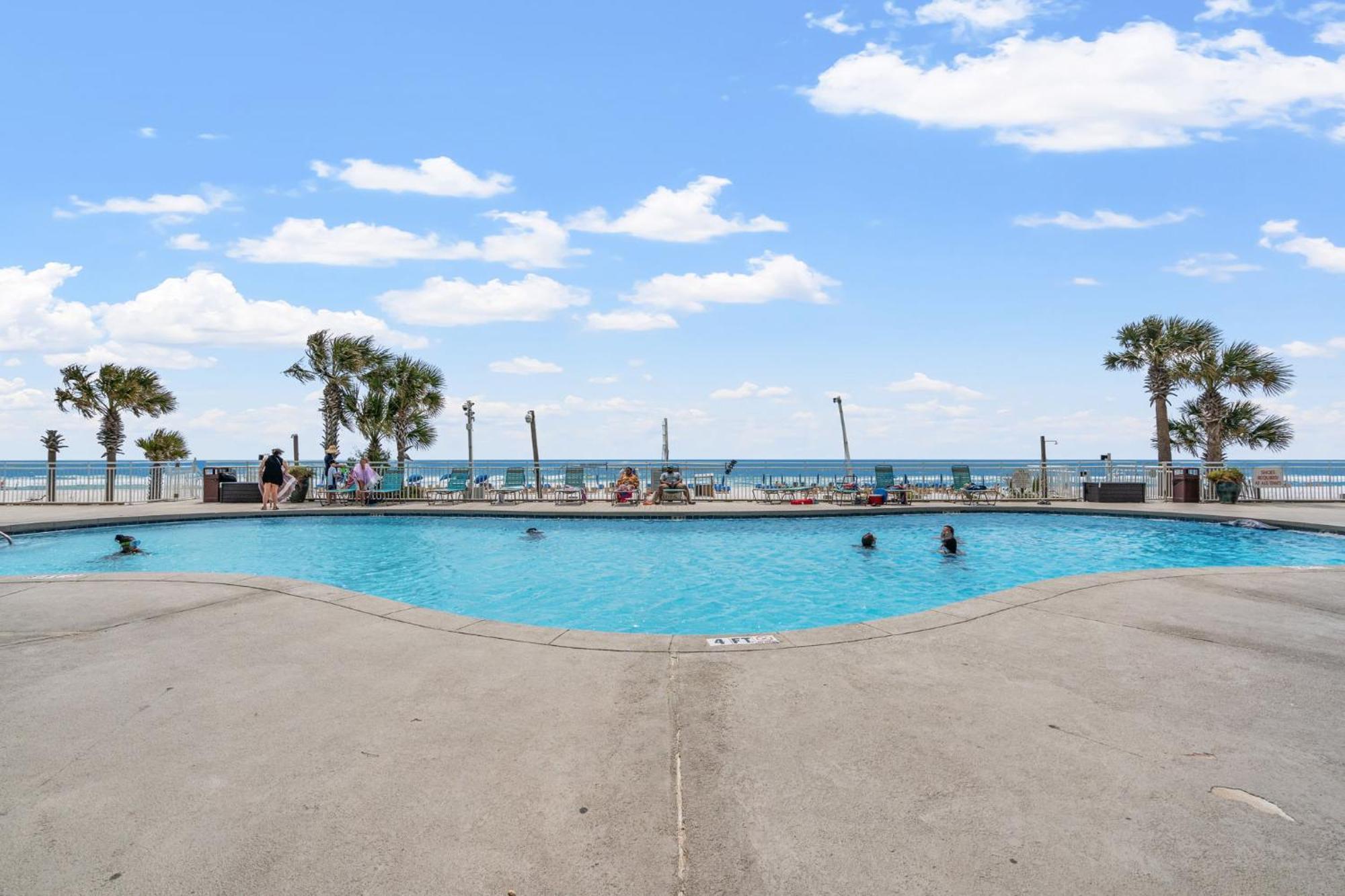 Holiday home Stunning 2/2 Designer W Coastal Appeal Right On The Gulf! *