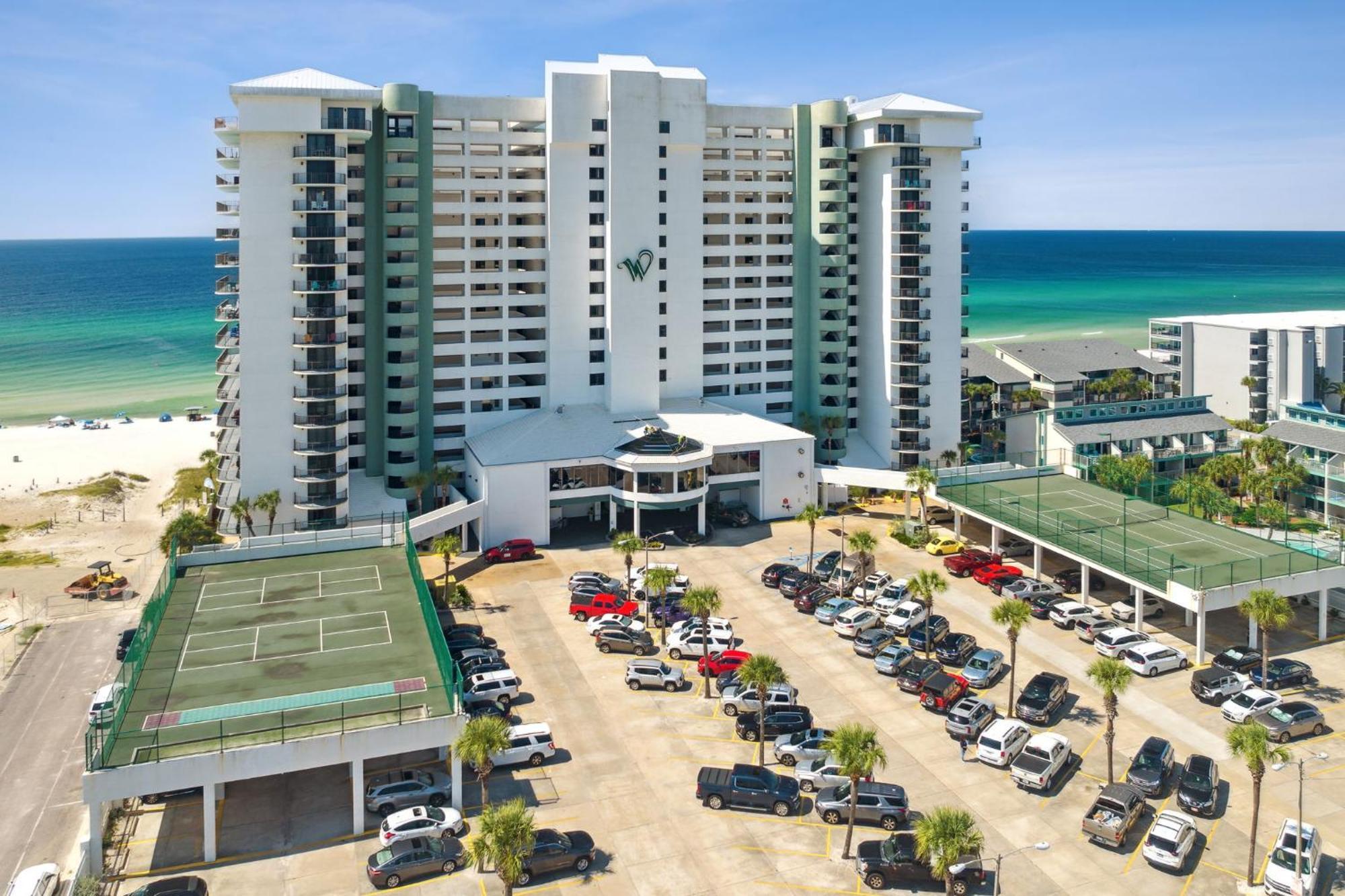 Stunning 2/2 Designer W Coastal Appeal Right On The Gulf!
