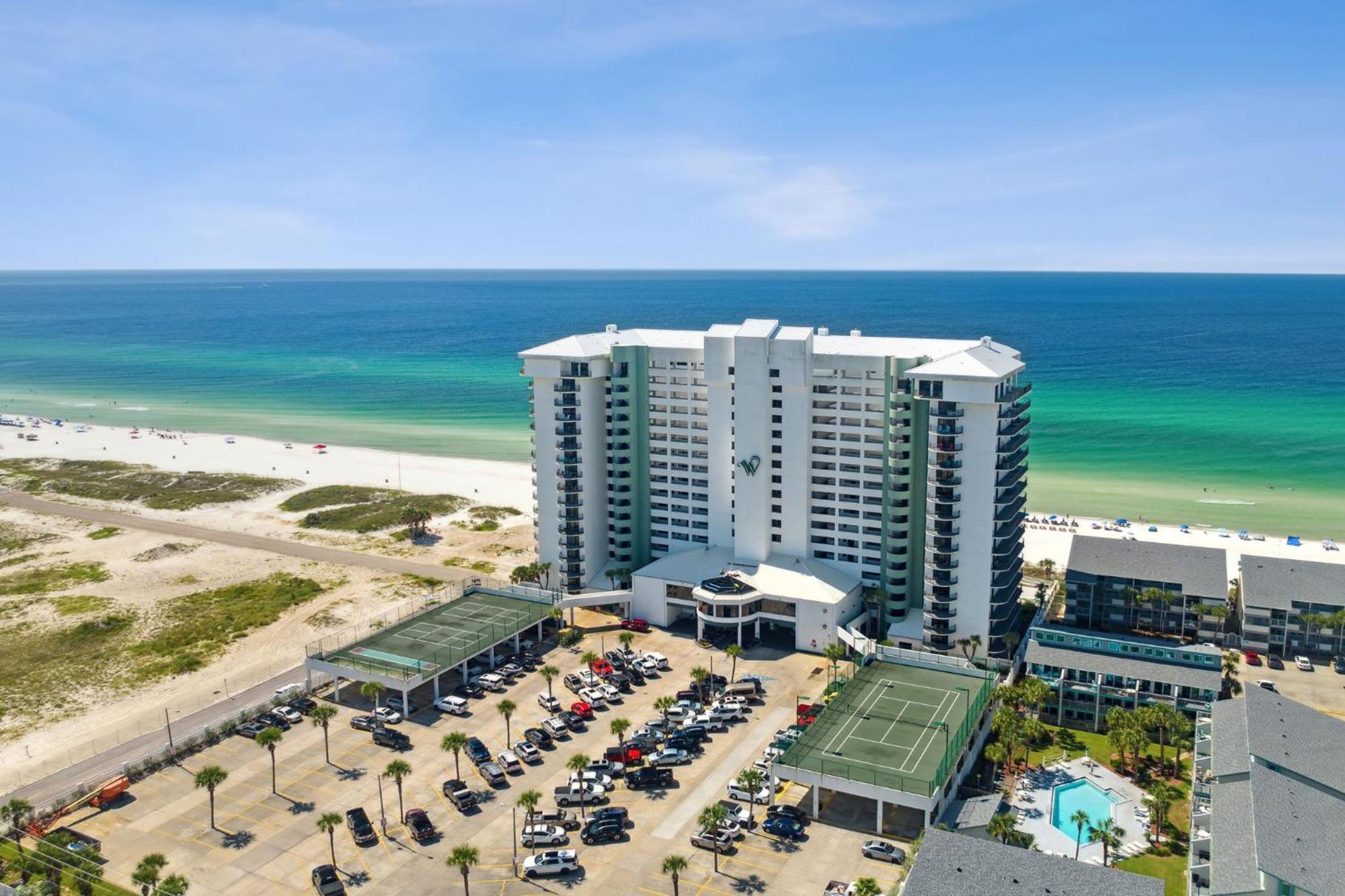 Stunning 2/2 Designer W Coastal Appeal Right On The Gulf! Holiday home *
