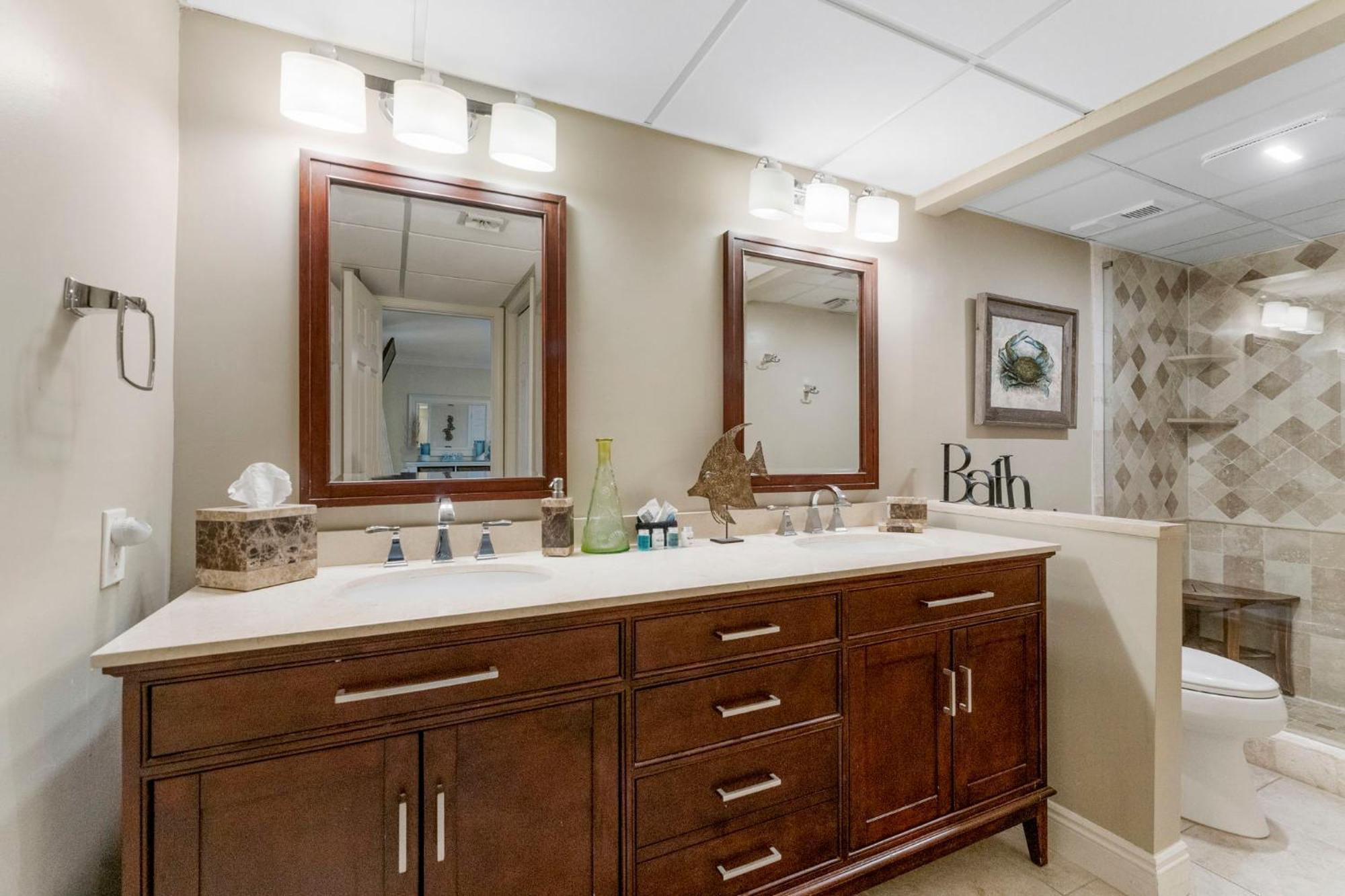 Stunning 2/2 Designer W Coastal Appeal Right On The Gulf! * Panama City Beach