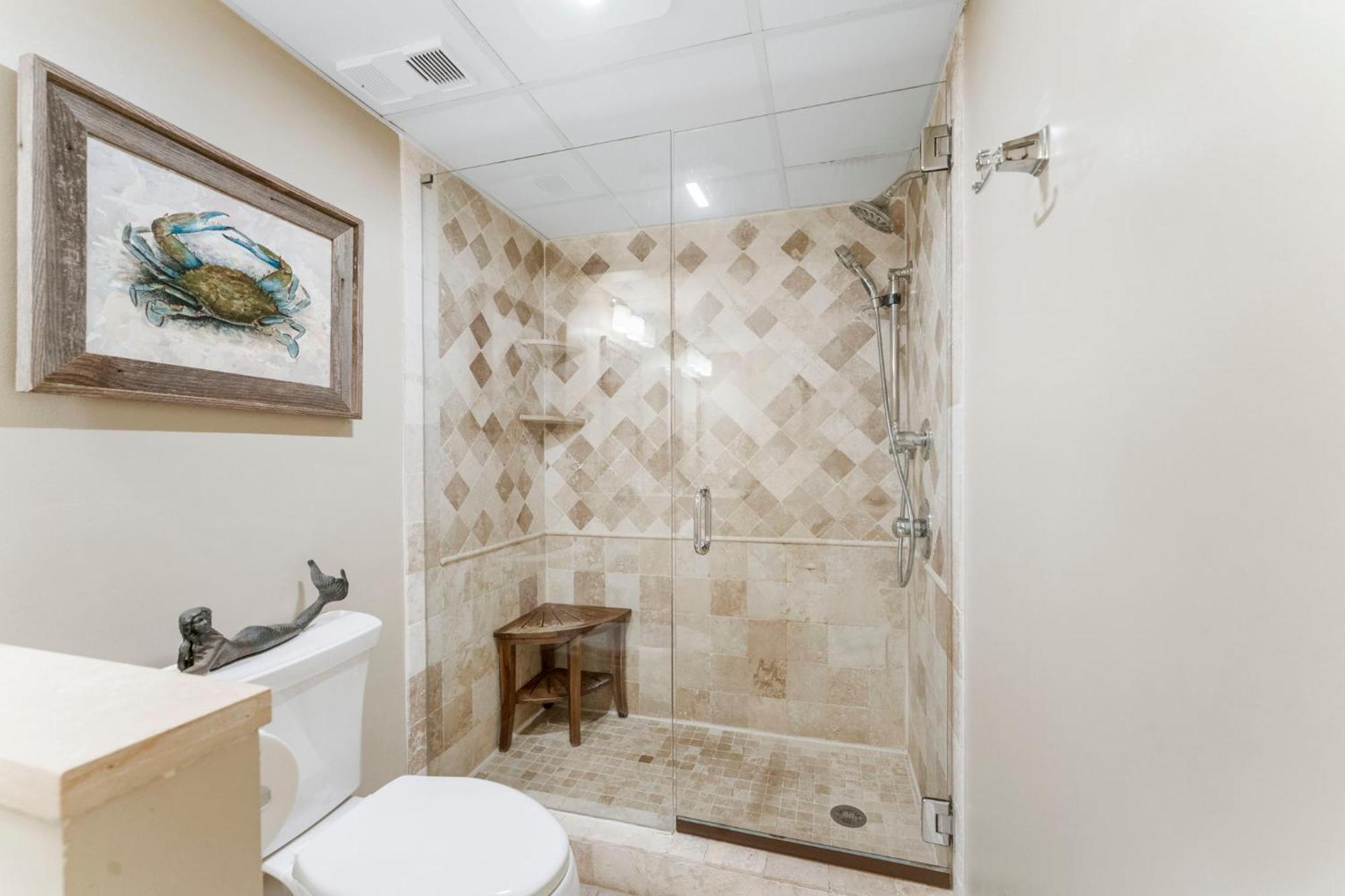Holiday home Stunning 2/2 Designer W Coastal Appeal Right On The Gulf!