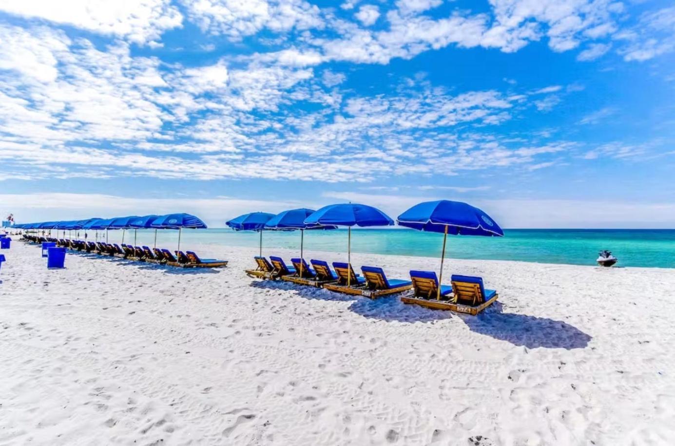 Stunning 2/2 Designer W Coastal Appeal Right On The Gulf!