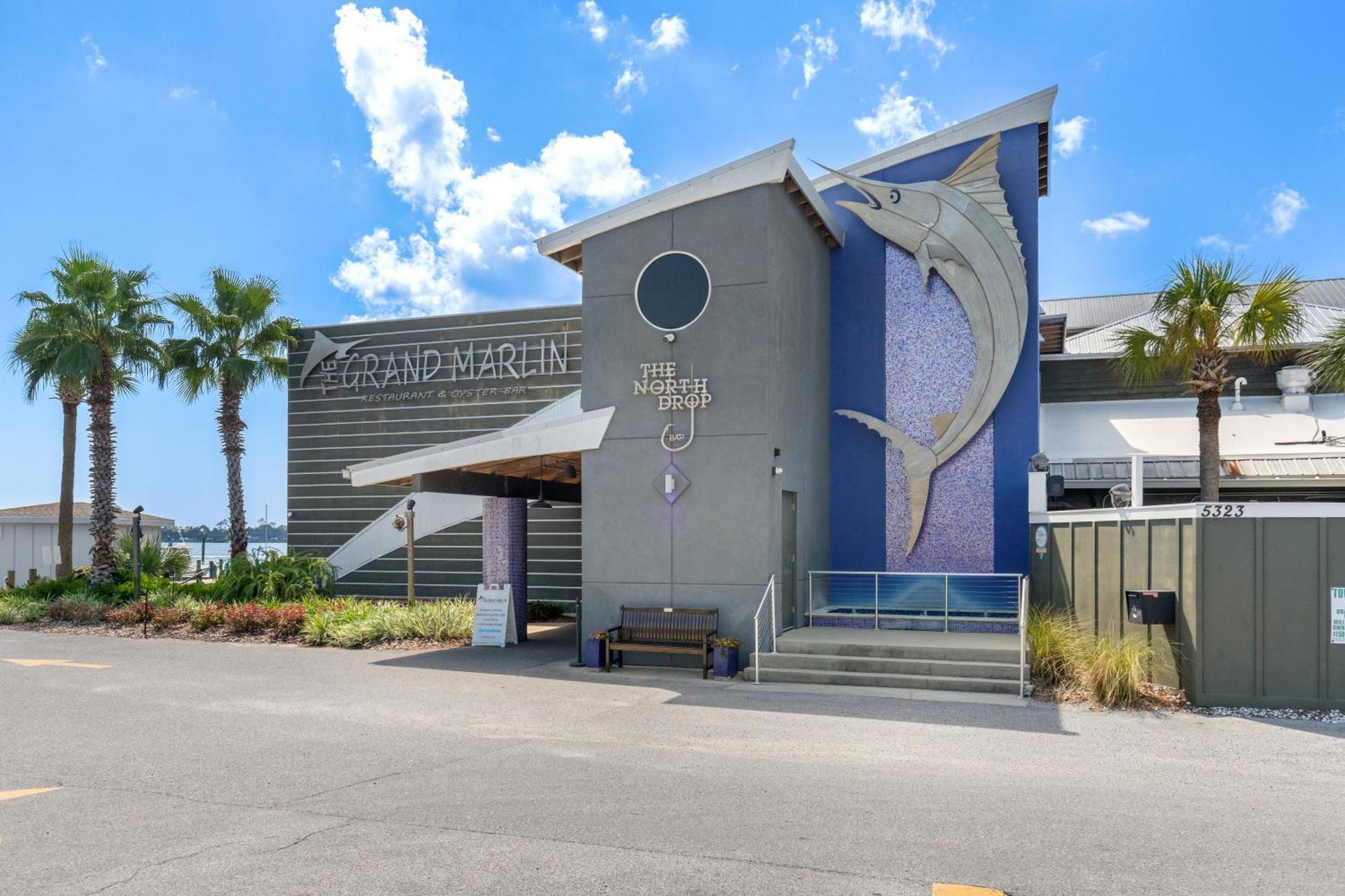 Stunning 2/2 Designer W Coastal Appeal Right On The Gulf!