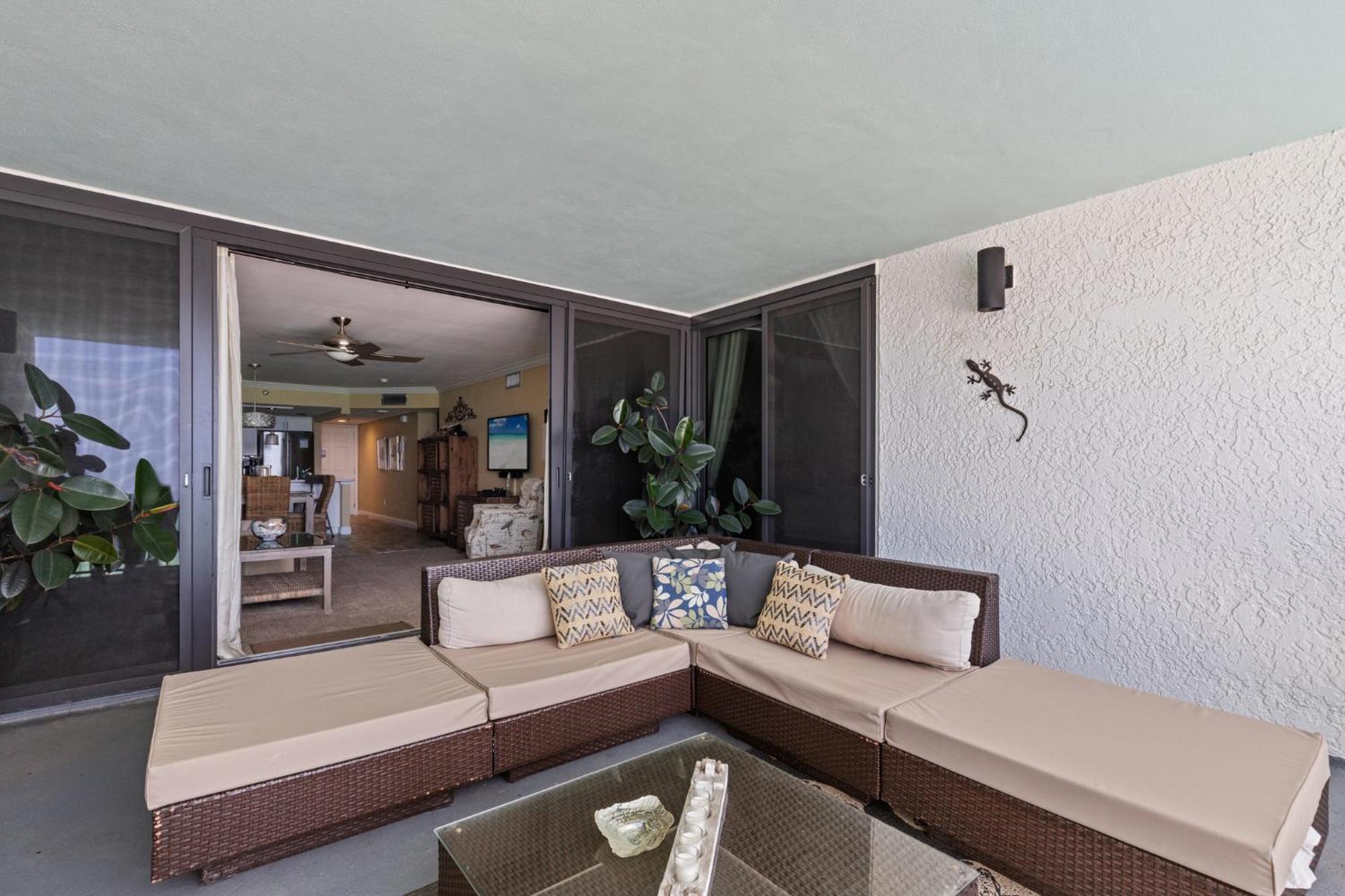 Holiday home Stunning 2/2 Designer W Coastal Appeal Right On The Gulf! Panama City Beach