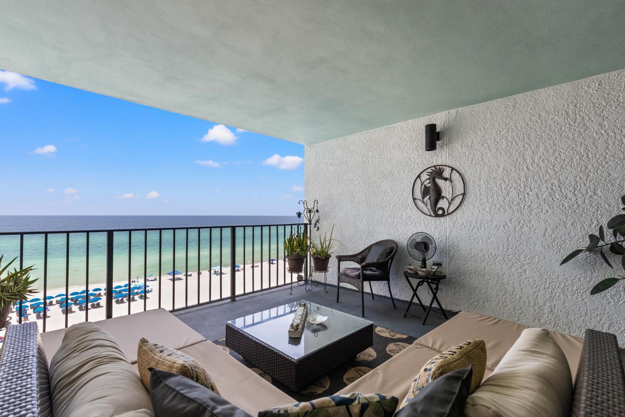 Holiday home Stunning 2/2 Designer W Coastal Appeal Right On The Gulf! *