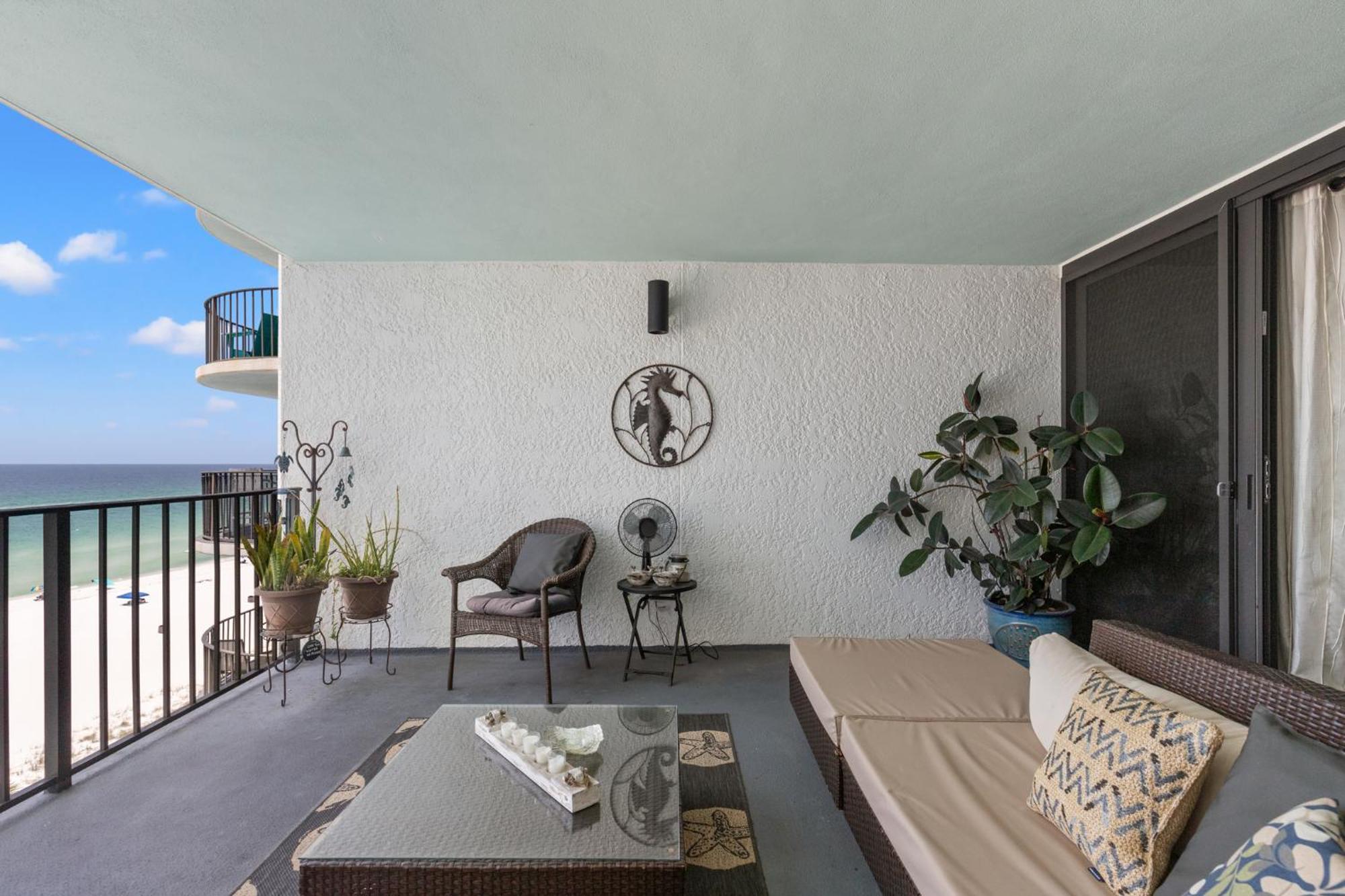 Stunning 2/2 Designer W Coastal Appeal Right On The Gulf! Holiday home Panama City Beach